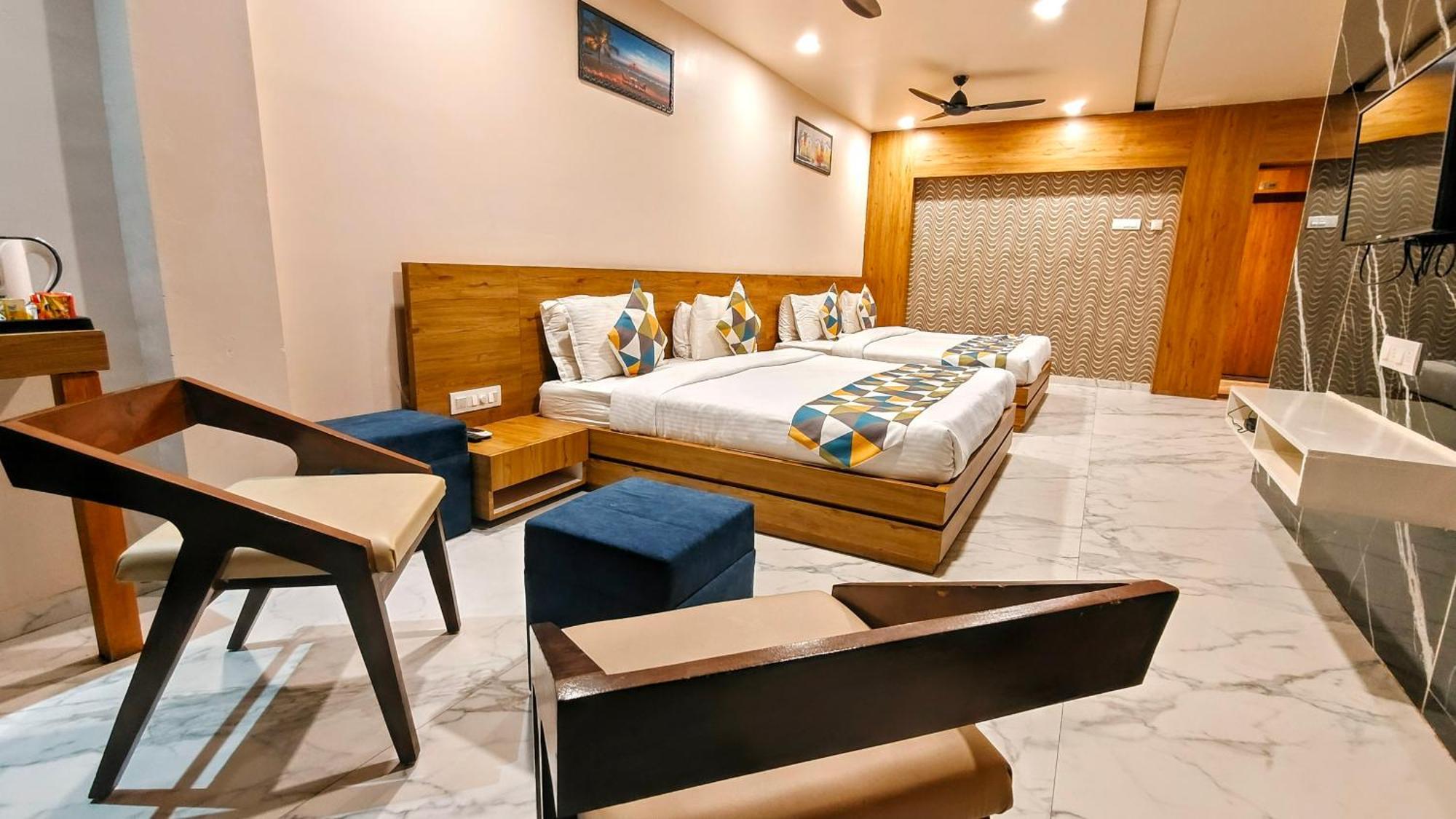 The Sky Imperial Unity Inn Garudeshwar Екстериор снимка